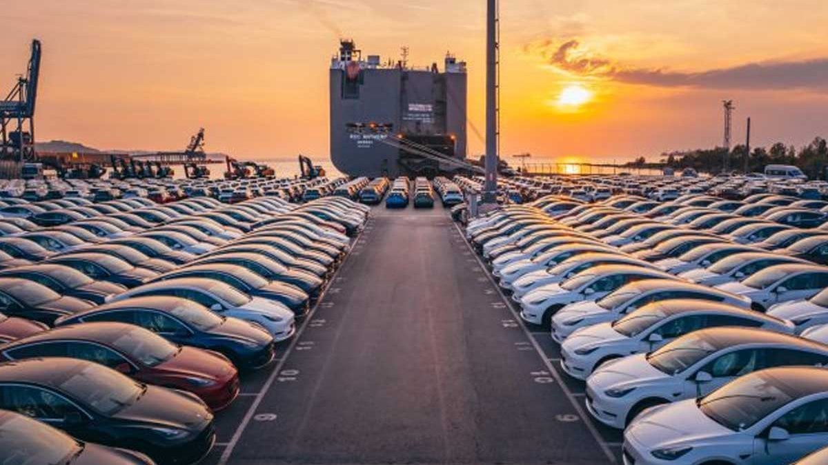 İthal otomobillere yüzde 30’a varan yeni vergi