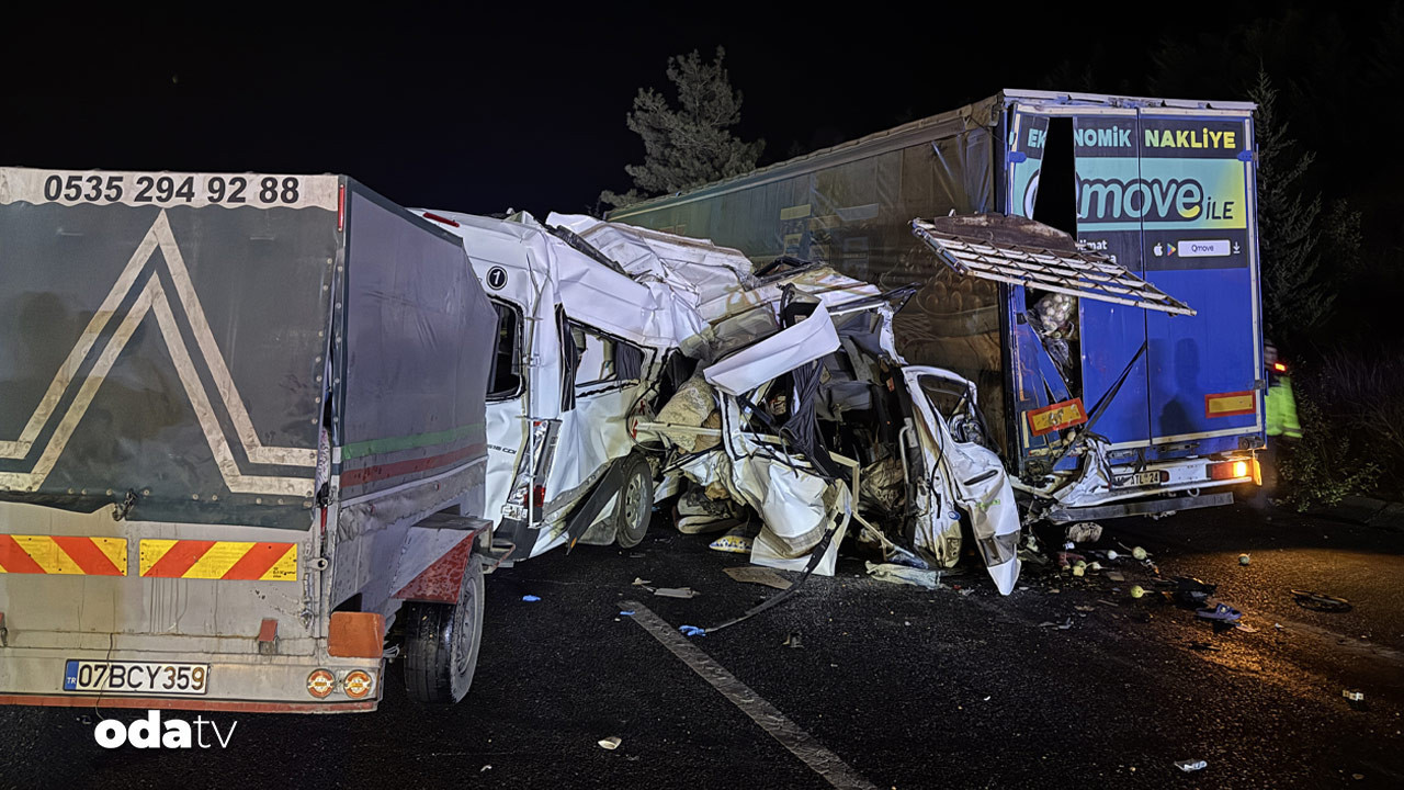 Tarsus’ta korkunç kaza: 3 ölü, 16 yaralı