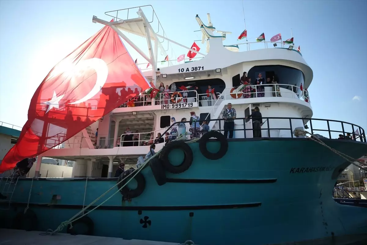 Balıkesir’de denizciler Filistin ve Küresel Sumud Filosu’na destek için Marmara’ya açıldı