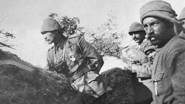 canakkaleden dogan kahraman ataturk S44QEEta.jpg