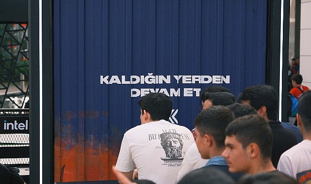 excaliburun gucu replay turnuvasinda oyuncularla bulustu 77BdDBGl.jpg