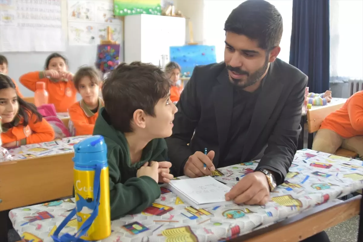 Bitlis’te sınıf öğretmeni “yenilikçi eğitim” yaklaşımıyla öğrencilerini geleceğe hazırlıyor