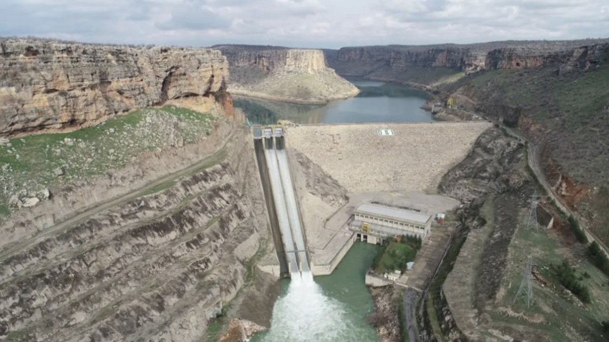 Dicle Barajı’nda 7 yıl önce baraj kapağı kırılmıştı: Şimdi su kalmadı
