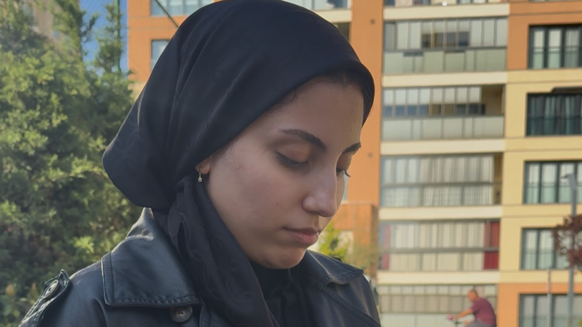 istanbulda basortulu ogrenciye hocasindan hakaret bu sekilde temizlikciye benziyorsun 5H6kHce8.jpg