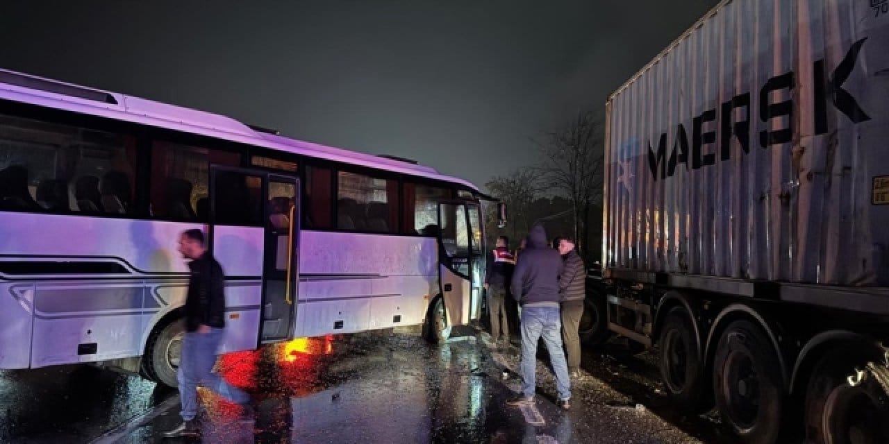 Karayolunda kıyamet koptu: 12 yaralı