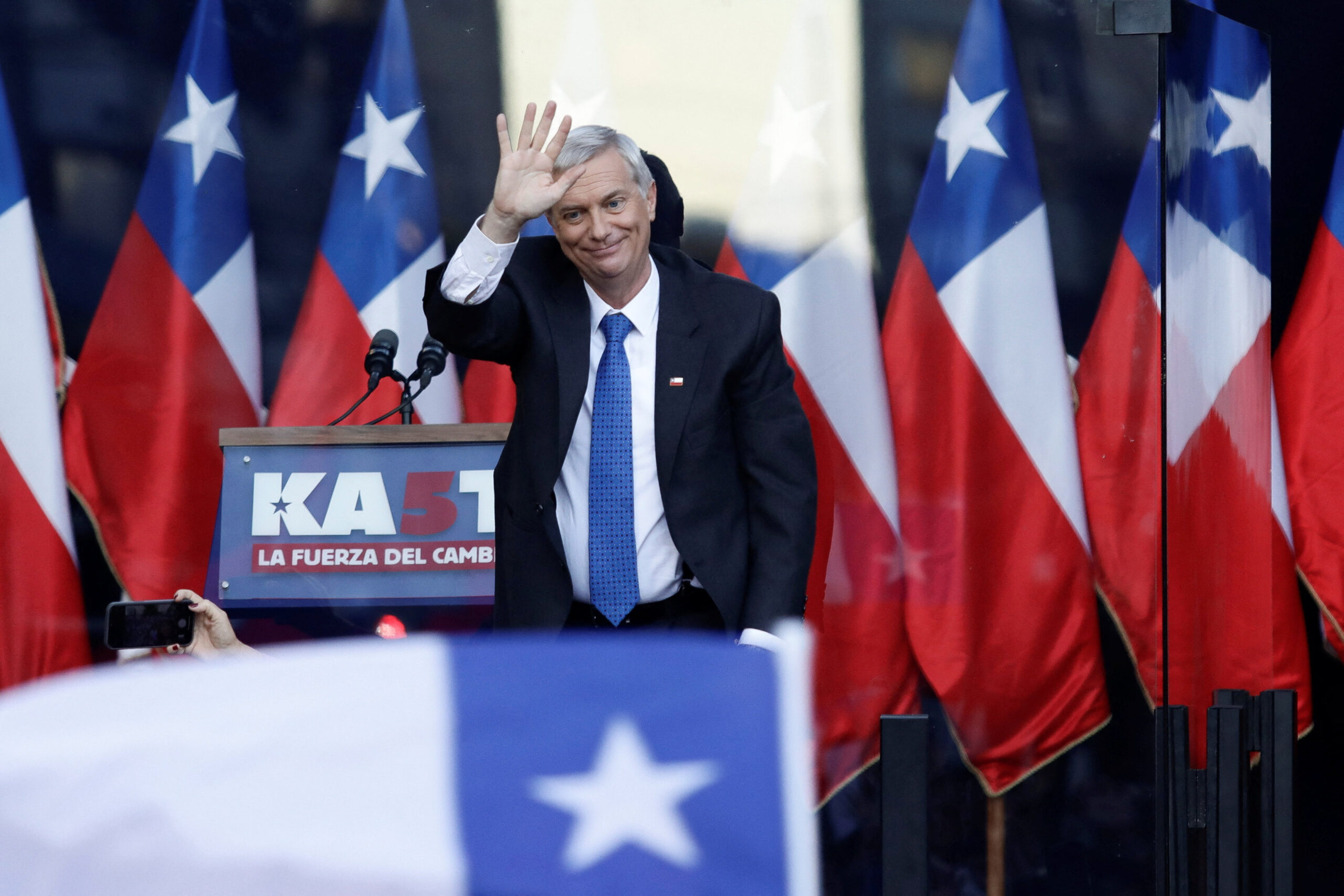 Şili’de devlet başkanı seçimini aşırı sağ kazandı