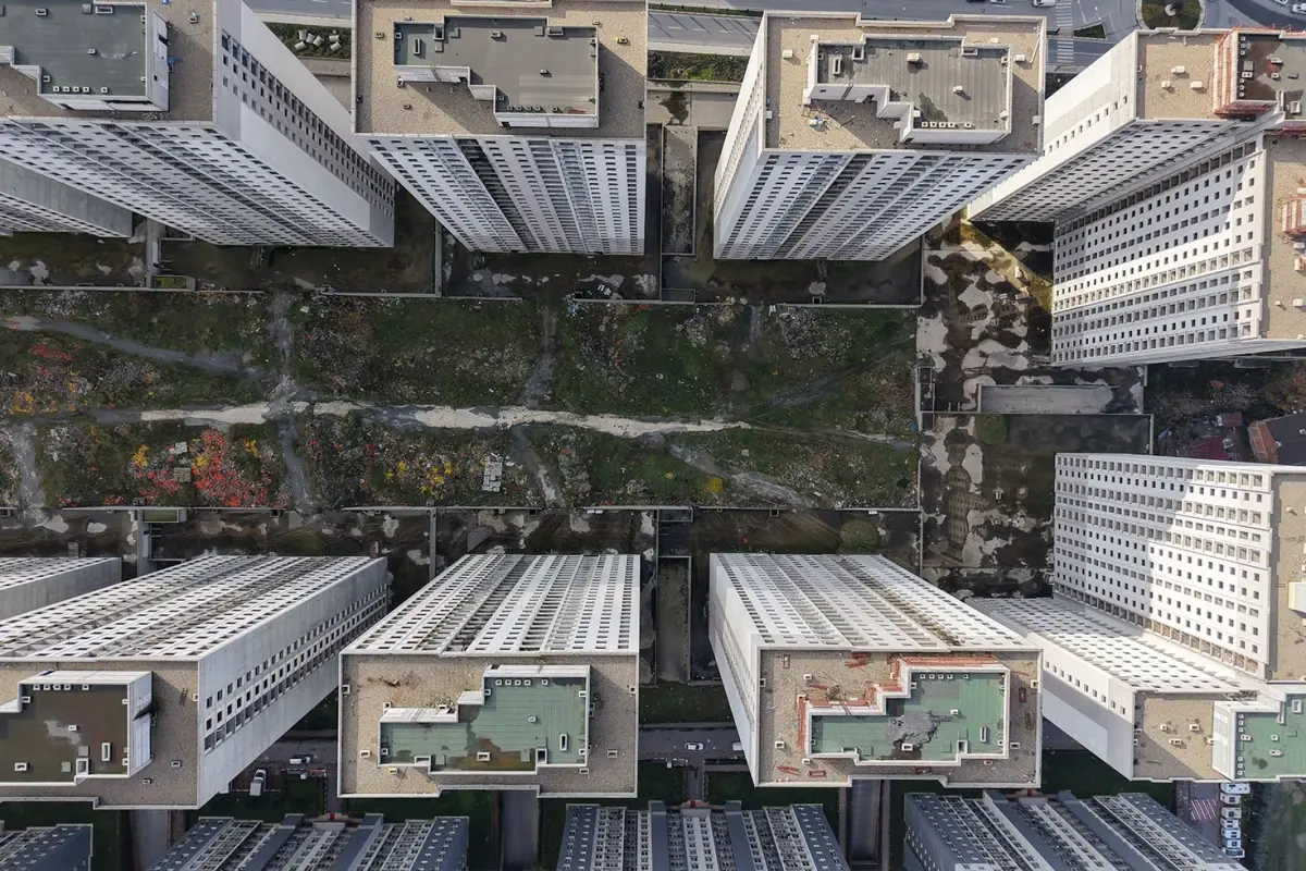 İstanbul’un gökdelen mezarlıkları Esenyurt’ta havadan görüntülendi