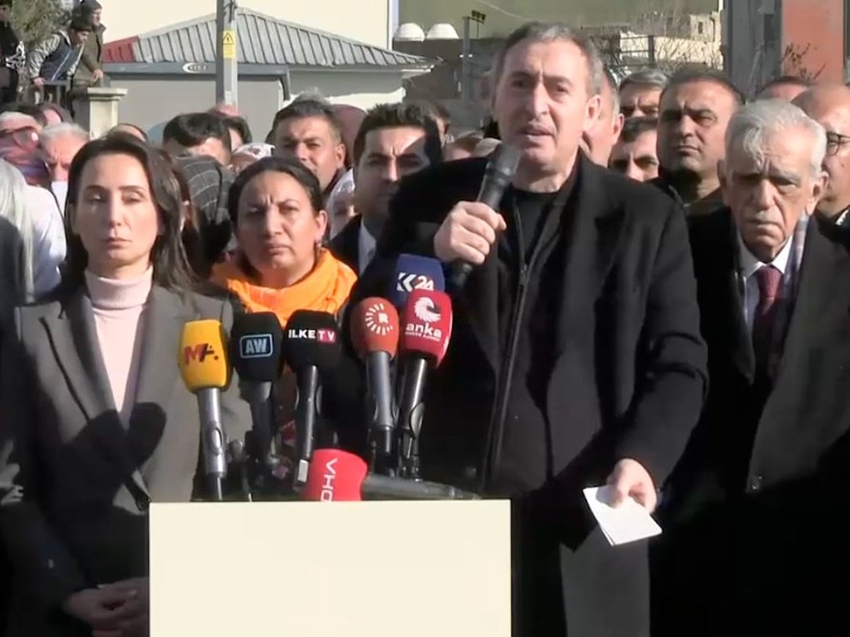 Tuncer Bakırhan’dan Devlet Bahçeli’ye: Sen kuru temizlemeci misin